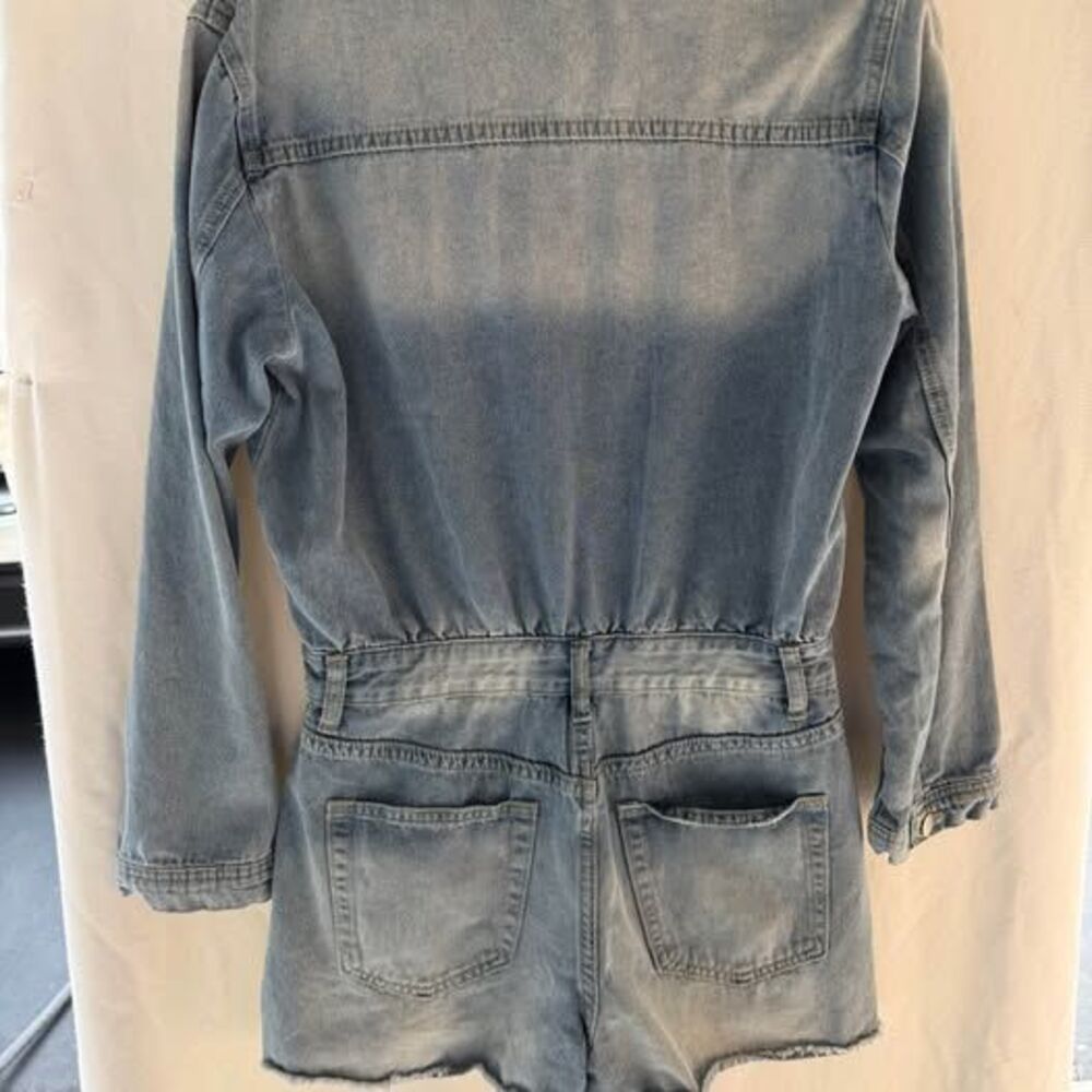 Fashion Nova Long Sleeve Denim Utility Romper Light Wash - NWOT Size Small - Picture 3 of 7